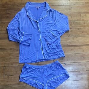 Hale Bob Periwinkle Pajama Set with White Trim. New without tags